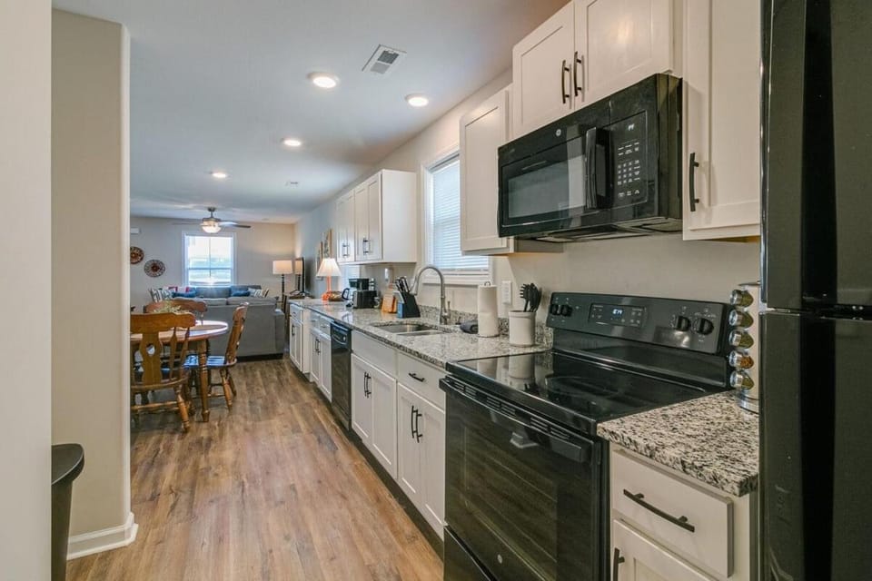 Whole Home 1010 Franklin St House in Clarksville