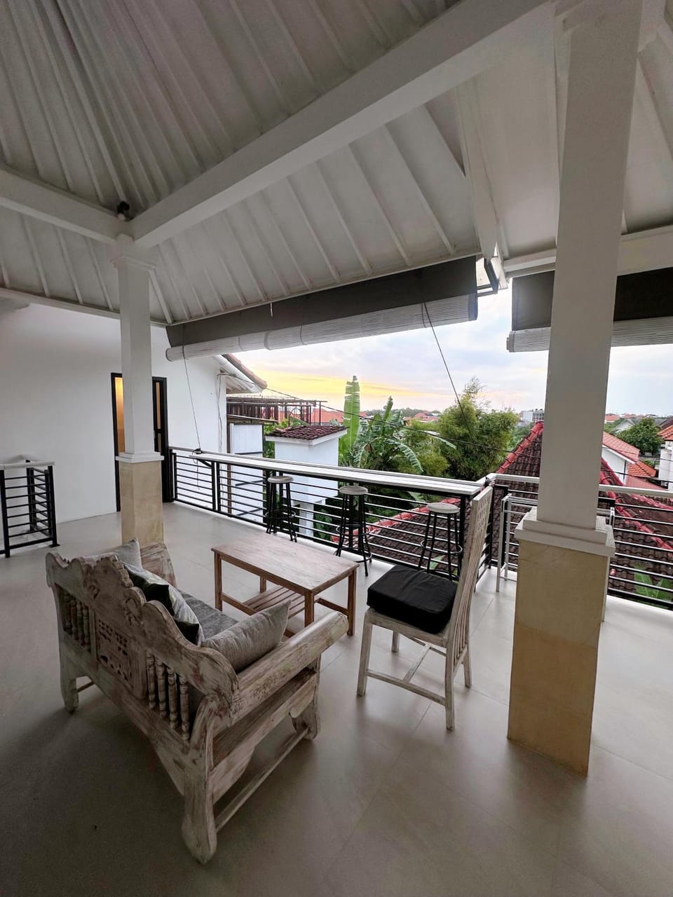 Patio, View (from property/room), Balcony/Terrace, Living room, Seating area