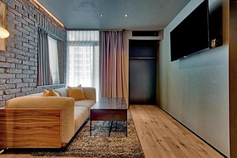 TV and multimedia, Seating area