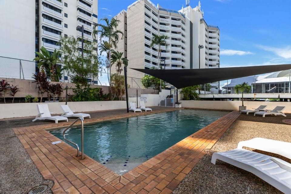 Swimming pool, Swimming pool, sunbed