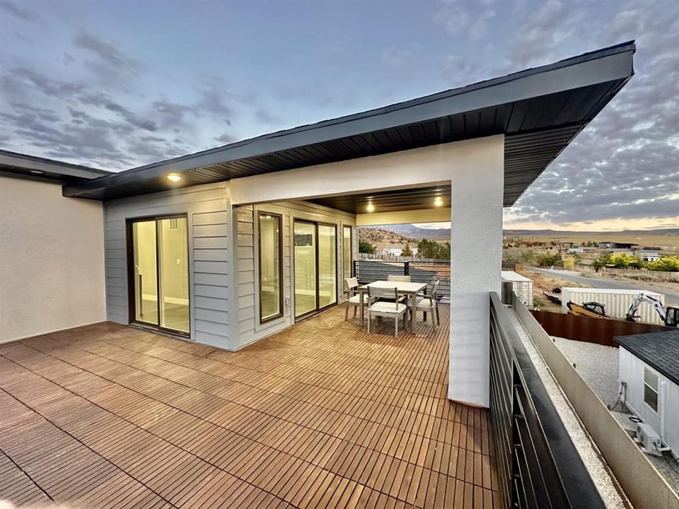 Desert Horizon Retreat 4 Bedroom Luxury Villa - Pool, Hot Tub & Panoramic Views House in Spanish Valley