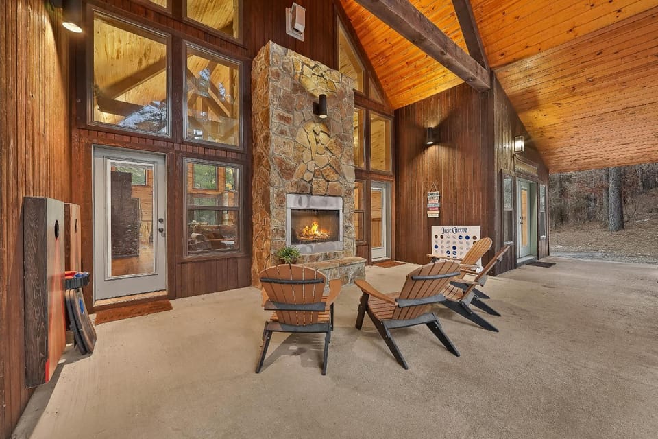 NEW Prime Cabin Chateau Hot Tub-Firepit-Sleeps 6 Cabin in Oklahoma