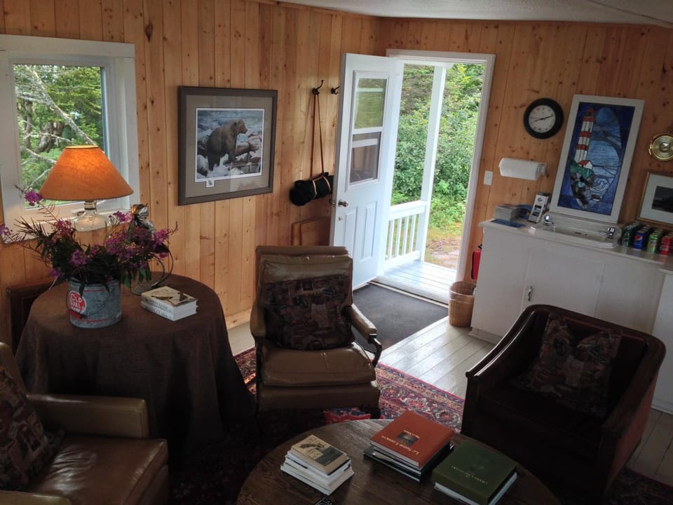Library, Living room