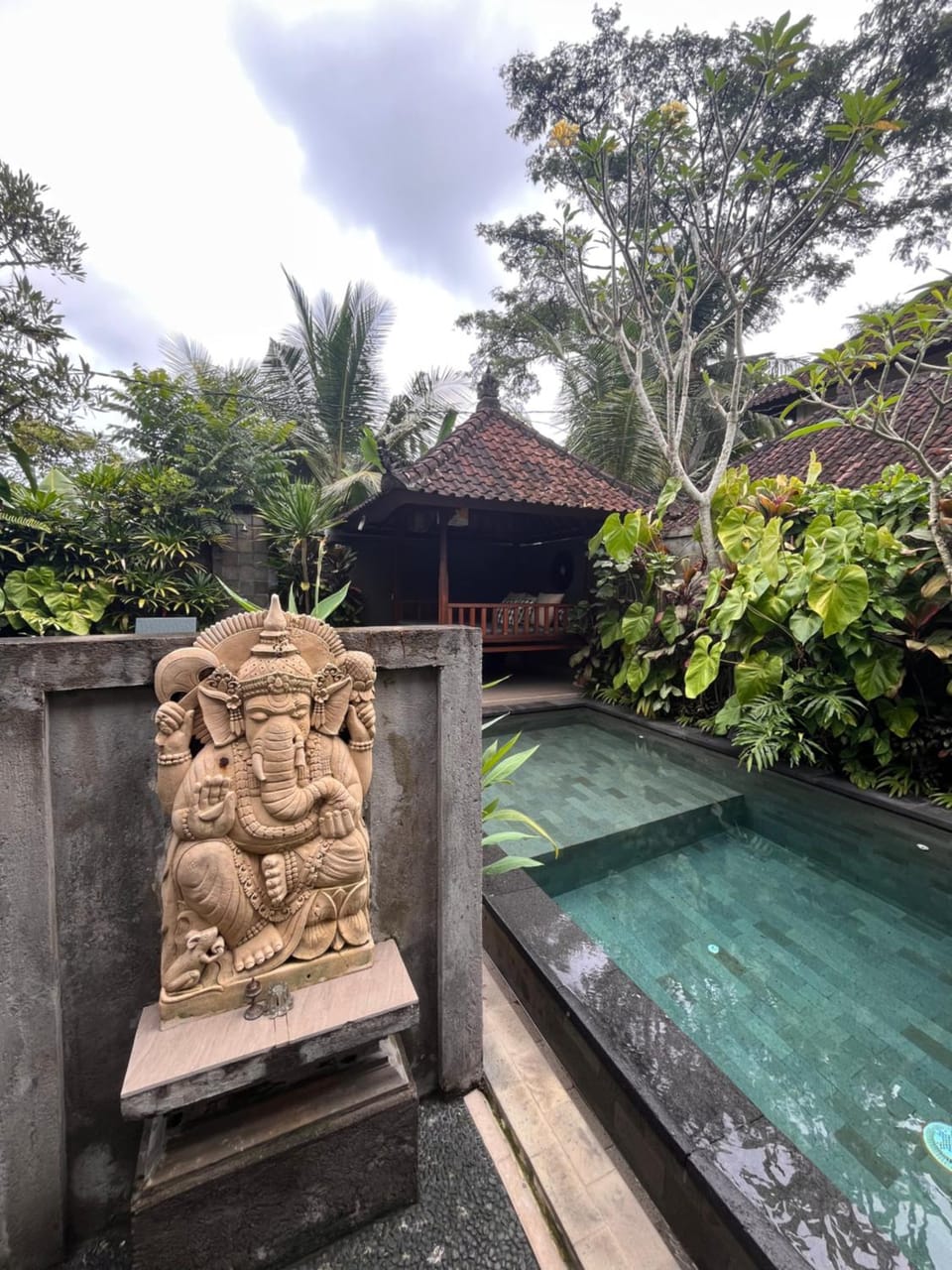 Badra House Bougainvillea Villa in Abiansemal