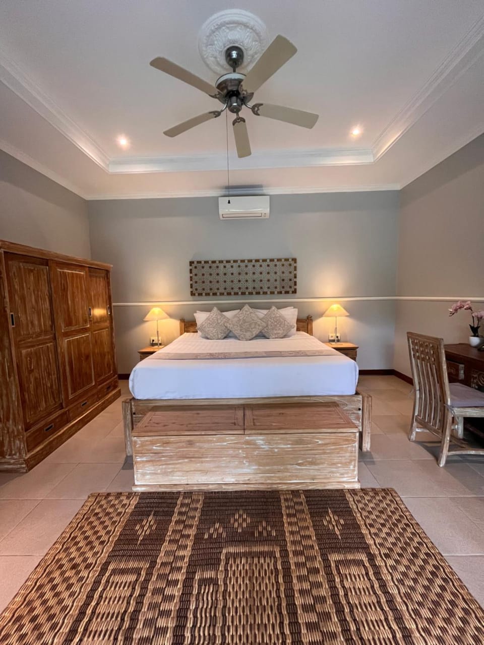 Badra House Bougainvillea Villa in Abiansemal