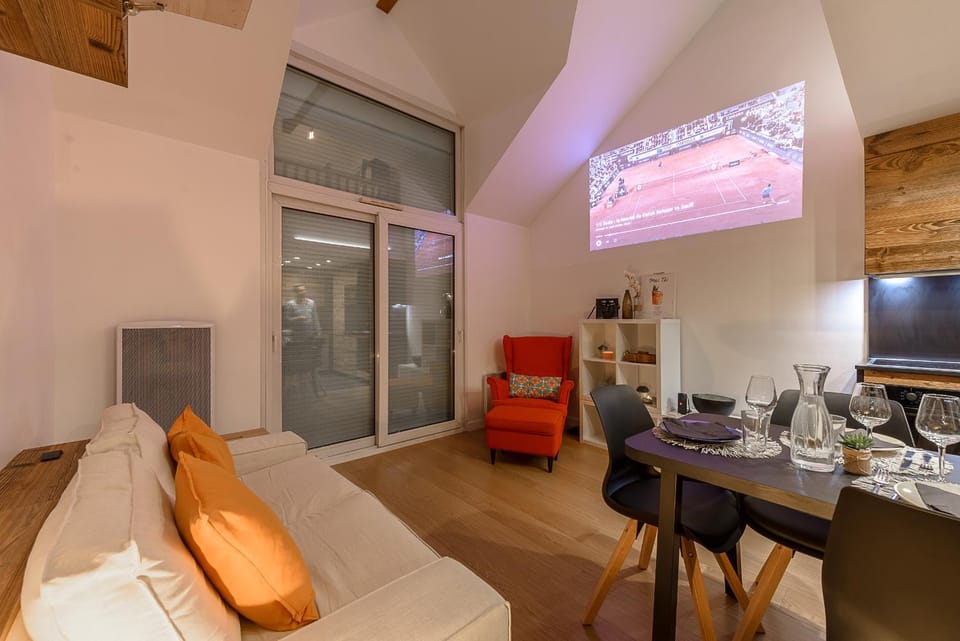 Living room, Dining area