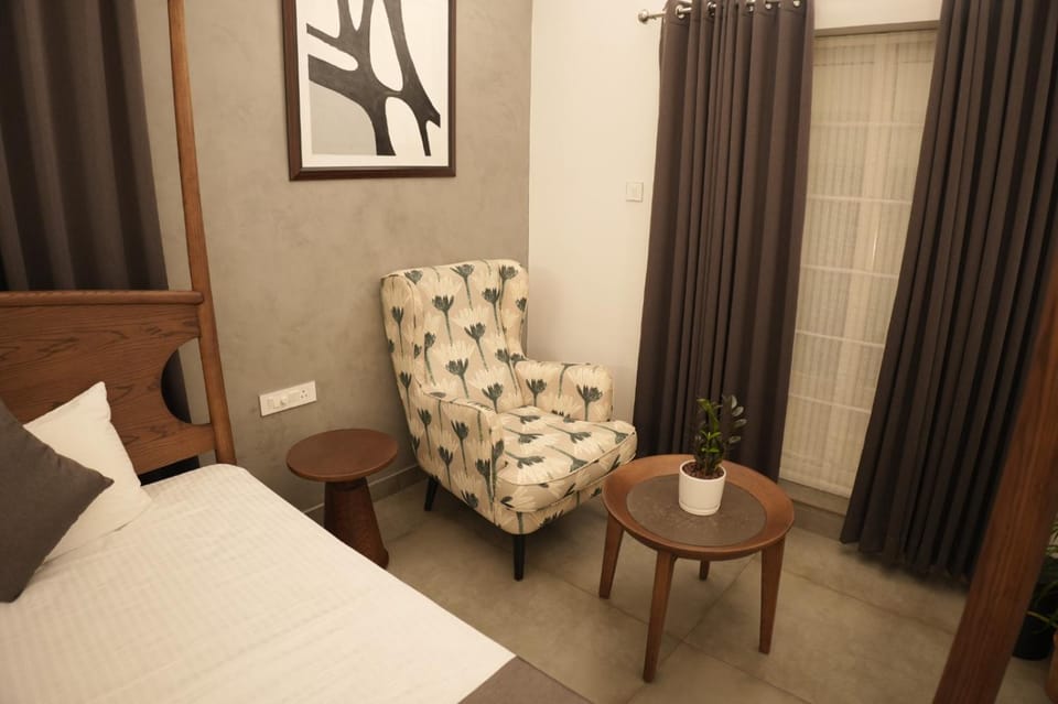 Seating area, Bedroom