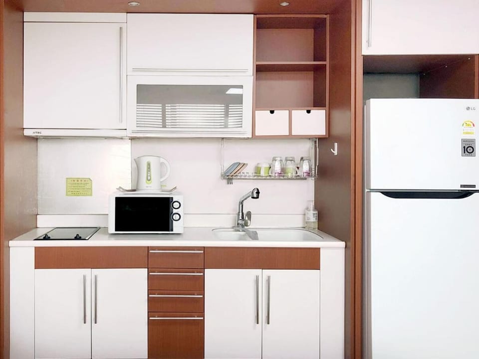 5 house with a great view and elevator access Right in front of Hongik Univ Station Apartment in Seoul