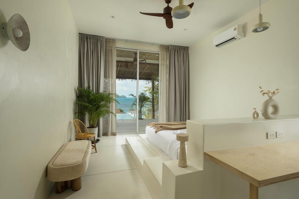 Rare 5BR Oasis - 30m to Sea Villa in Ko Pha-ngan Sub-district