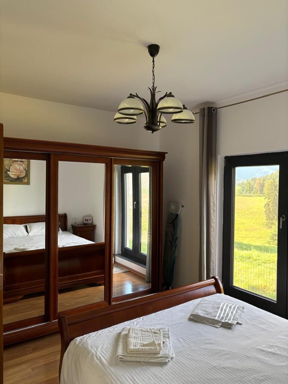 Cabana Colț de Rai Ilva Mare House in Romania