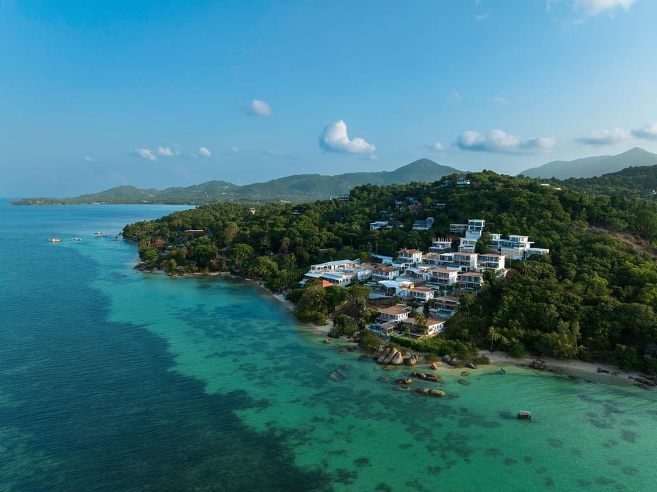 Villa Vista, 5BR Beach Front SeaView Haven, Steps to Sand Villa in Ko Pha-ngan Sub-district