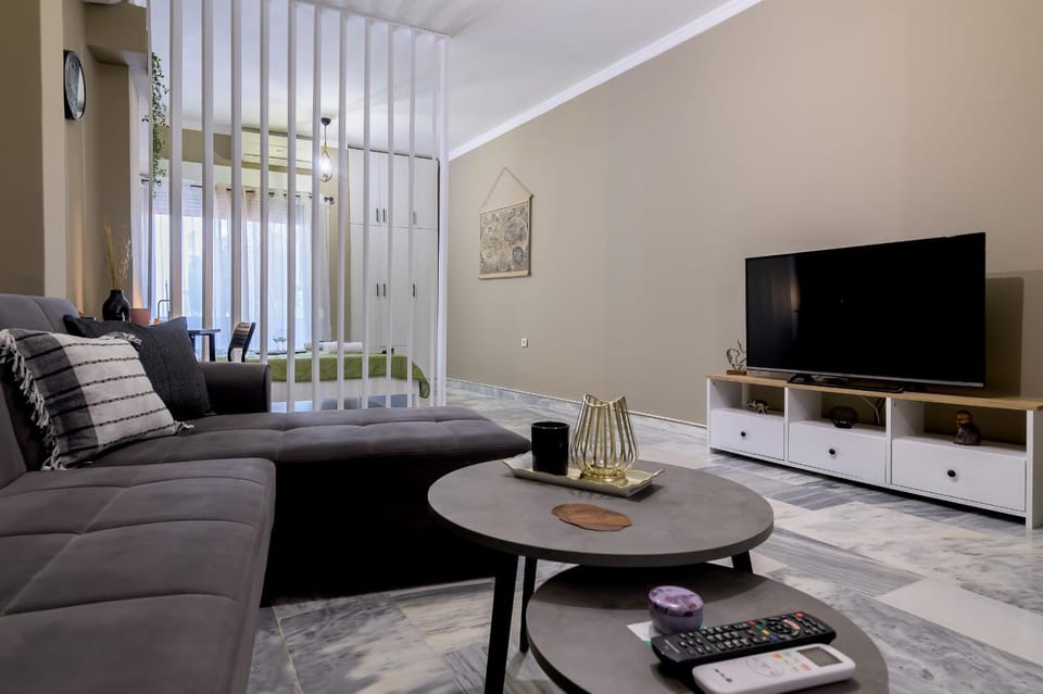 TV and multimedia, Living room, Photo of the whole room, Seating area