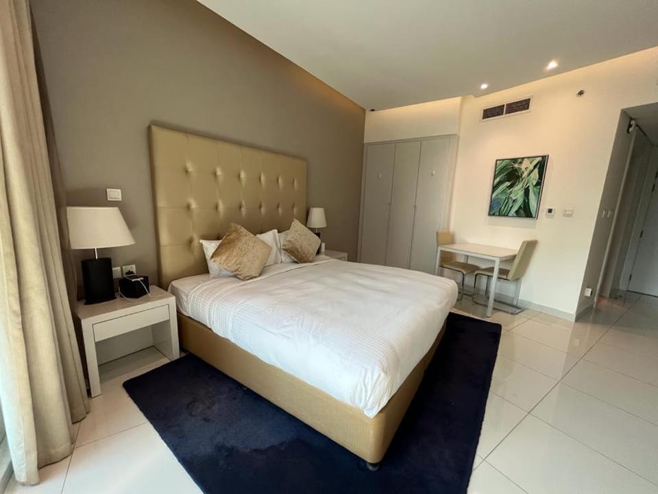 Blue Ocean Holiday Homes - Damac Voleo Apartment in Dubai