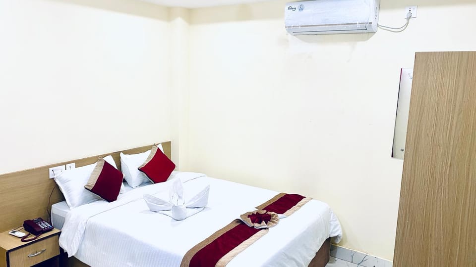 Bed, Bedroom, internet, air conditioner