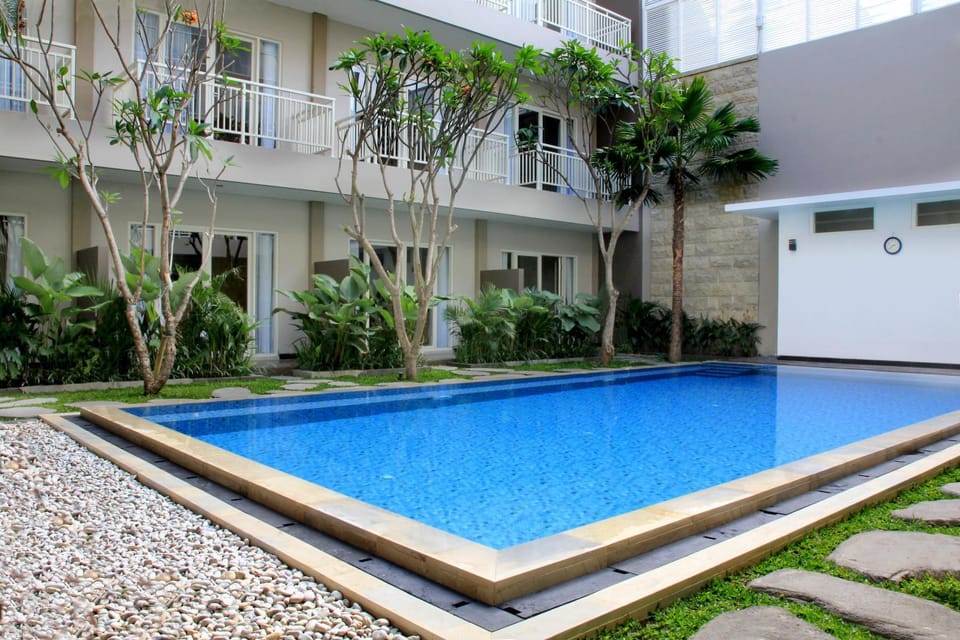 Property building, Swimming pool, Swimming pool