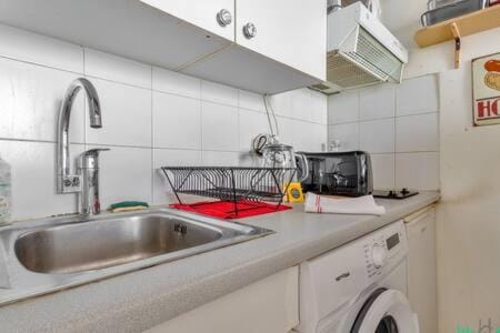 Faubourg Du Temple 2 - CI - Pleasant, light-filled Parisian studio - 2p Apartment in Paris