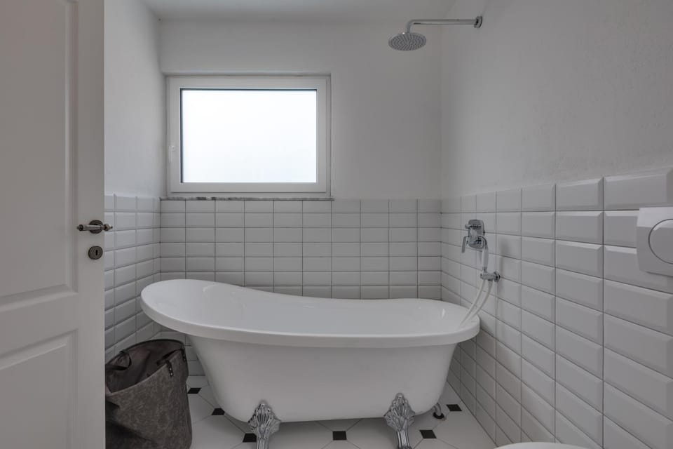 Bathroom, Bath
