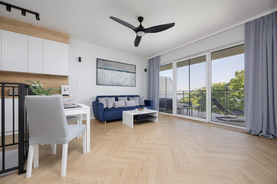Kitchen or kitchenette, Seating area