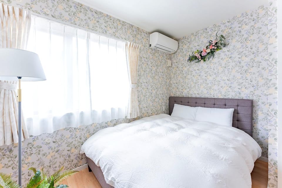 Bed, Photo of the whole room, Bedroom, air conditioner