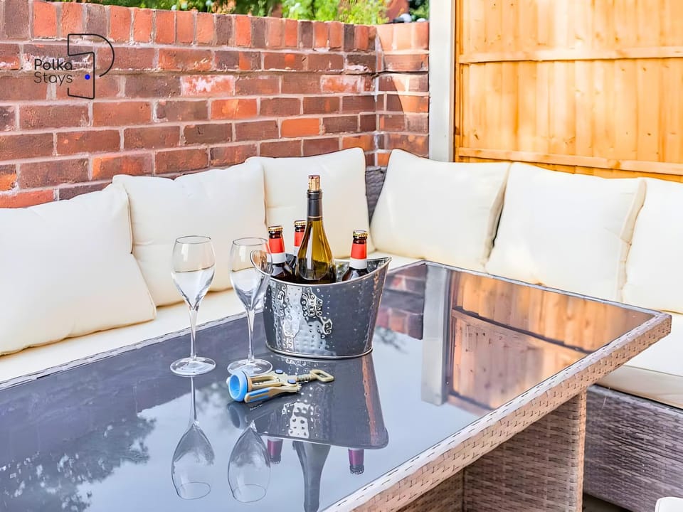 Seating area, Drinks
