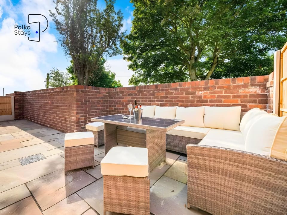 Patio, Seating area