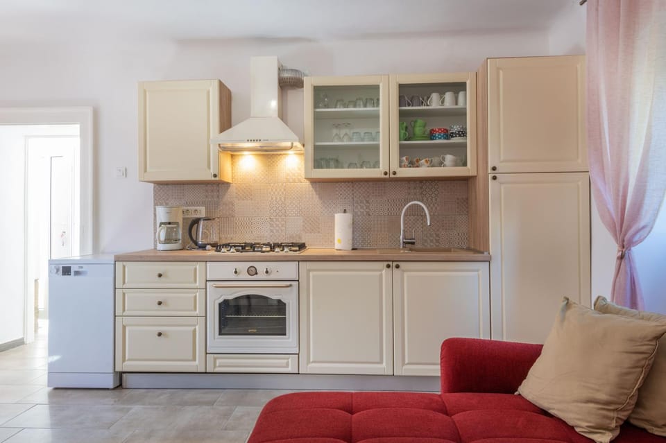 Kitchen or kitchenette, oven, stove