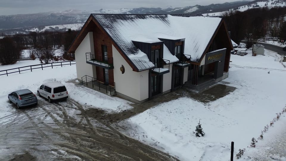 Panorama Budești Bed and Breakfast in Romania
