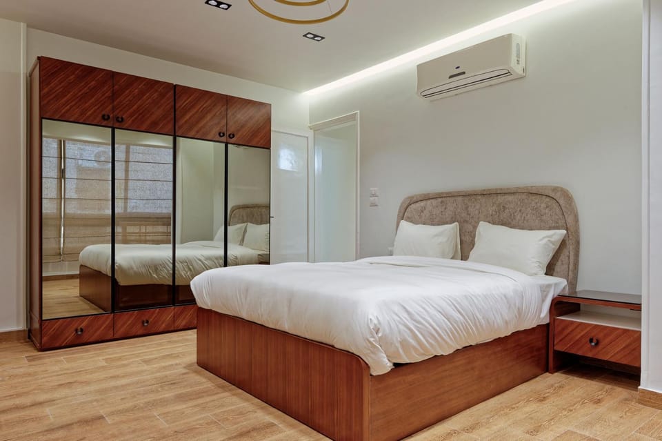 Bed, Photo of the whole room, Bedroom, wardrobe, air conditioner