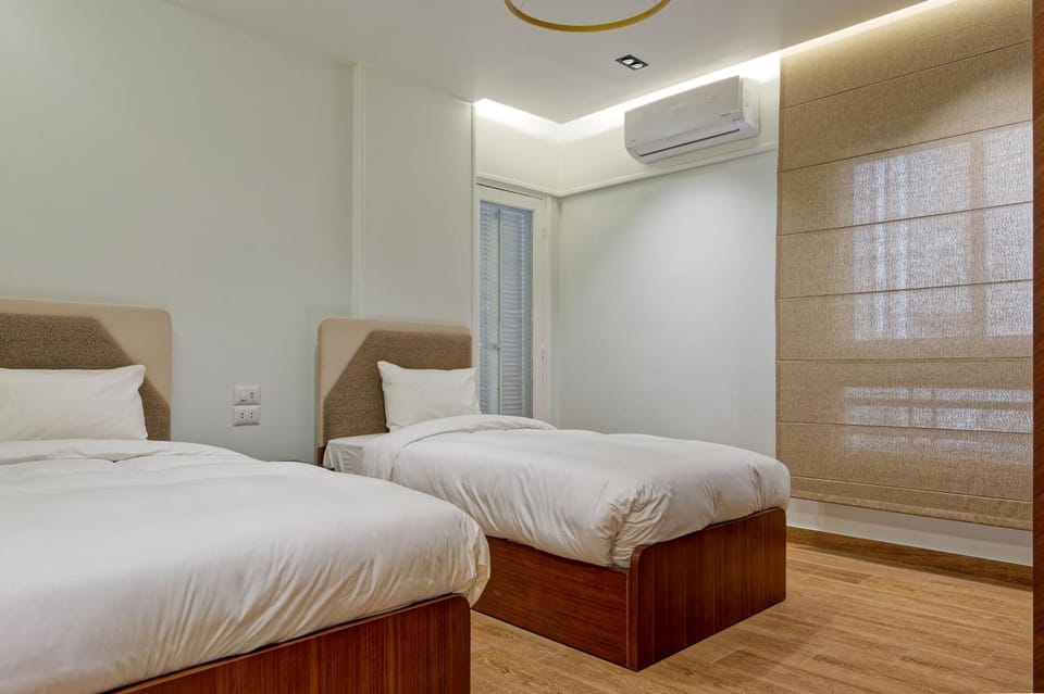 Bed, Photo of the whole room, Bedroom, air conditioner