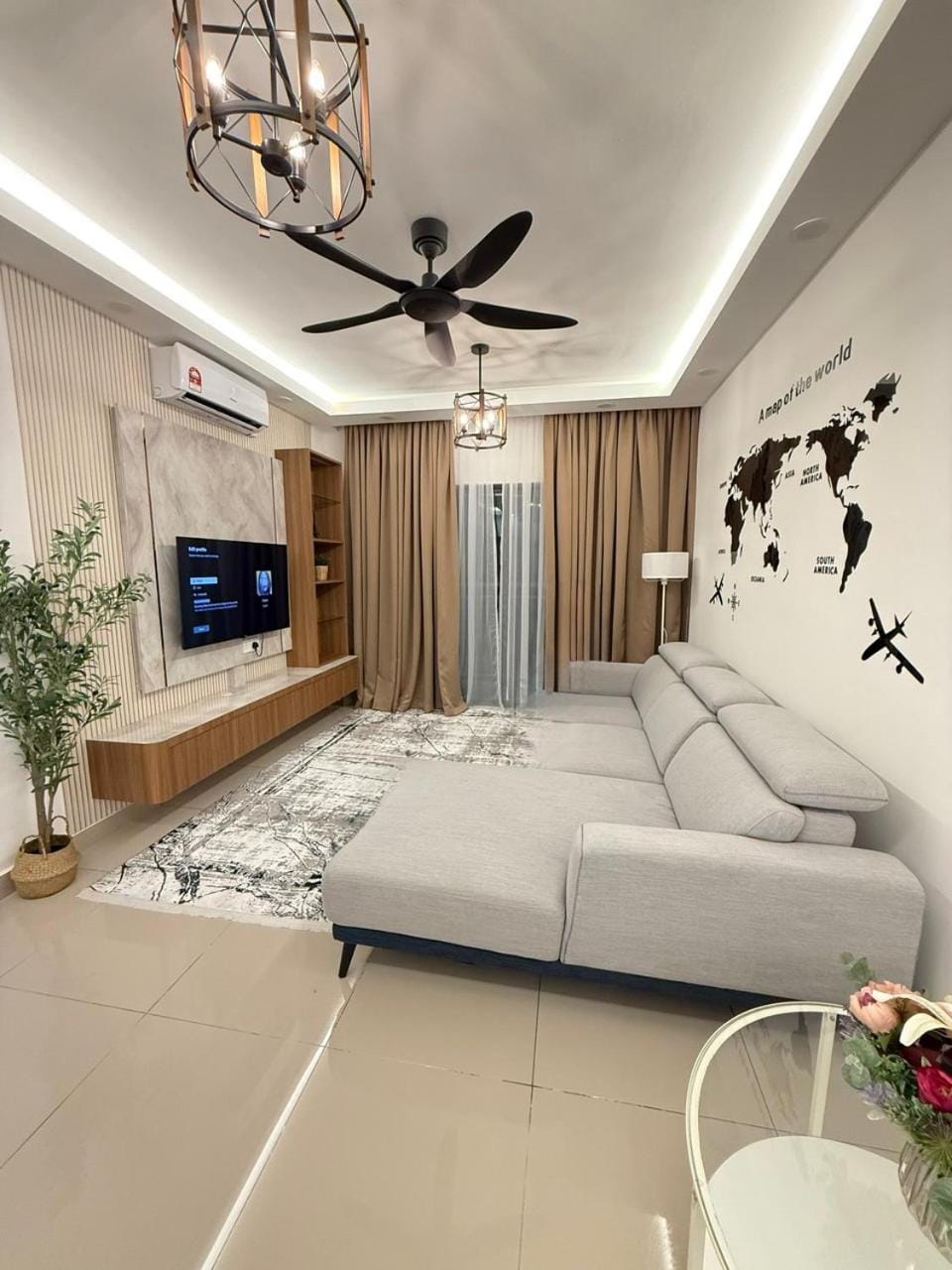 TV and multimedia, Living room, Seating area, Evening entertainment, air conditioner