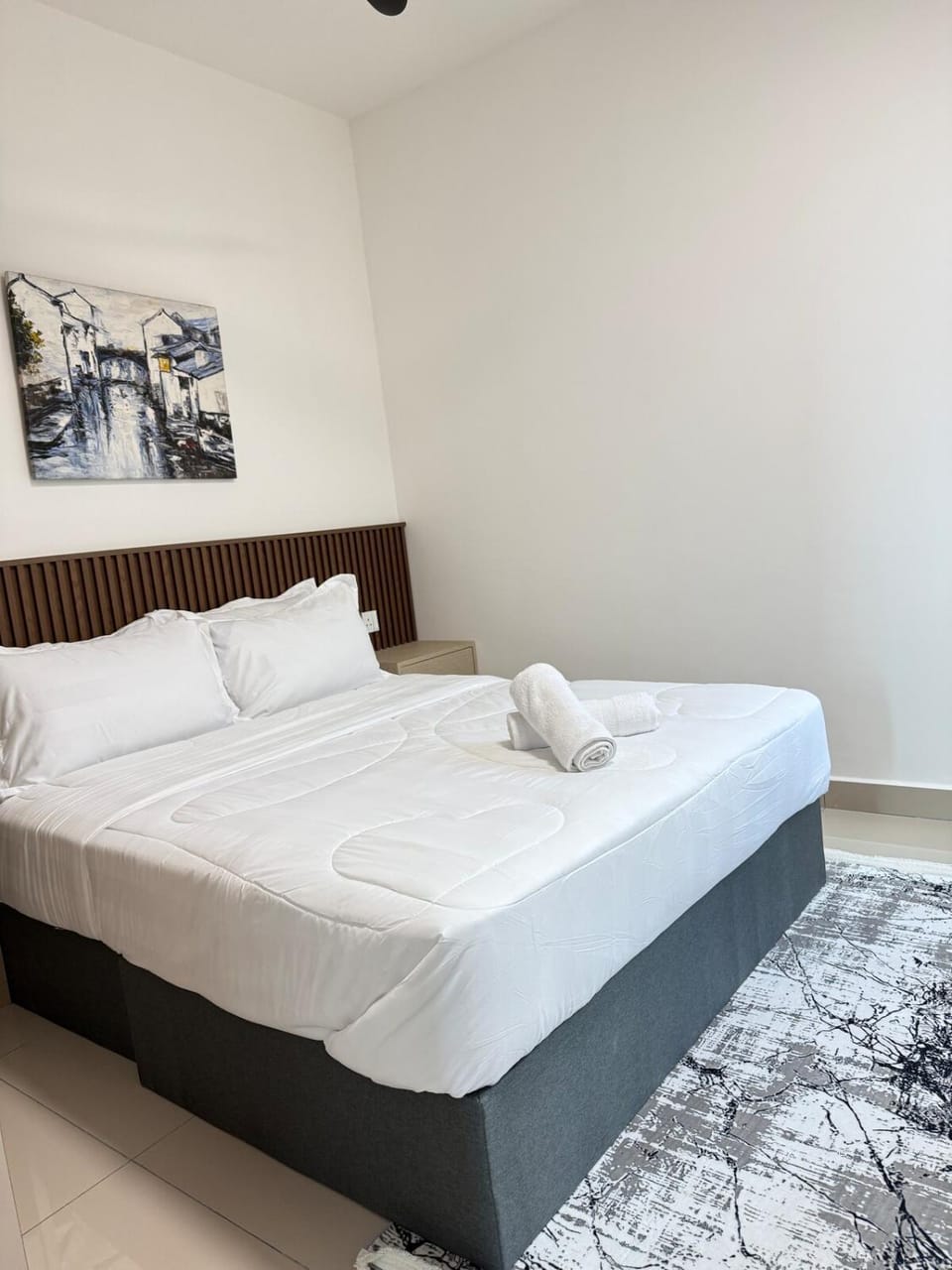 Bed, Bedroom, towels