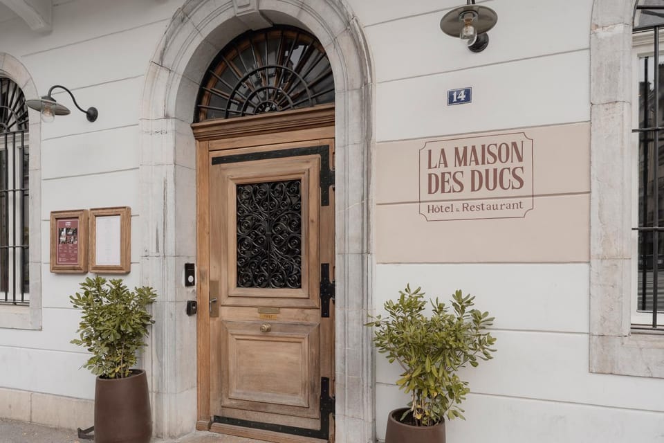 Facade/entrance, Property logo or sign