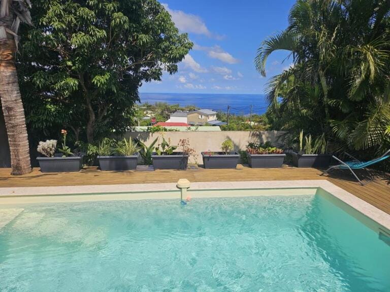 Sea view, Swimming pool, sunbed