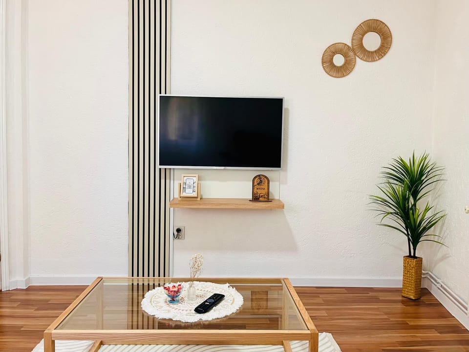 TV and multimedia, Living room, Decorative detail