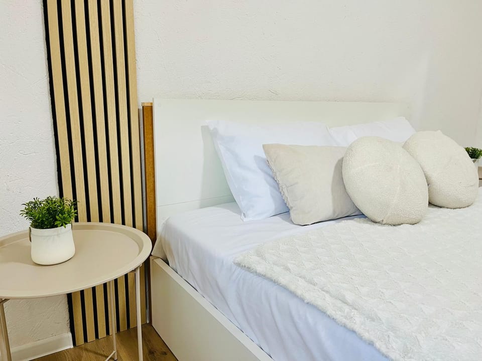 Bed, Decorative detail, Bedroom