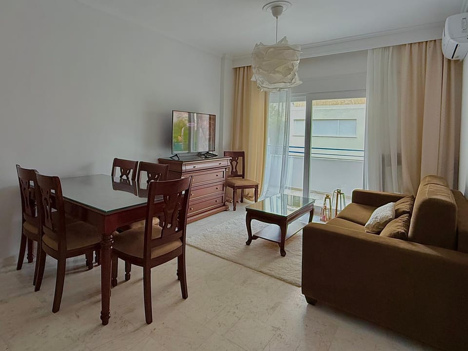 View (from property/room), Balcony/Terrace, Living room, Dining area, Garden view, Inner courtyard view
