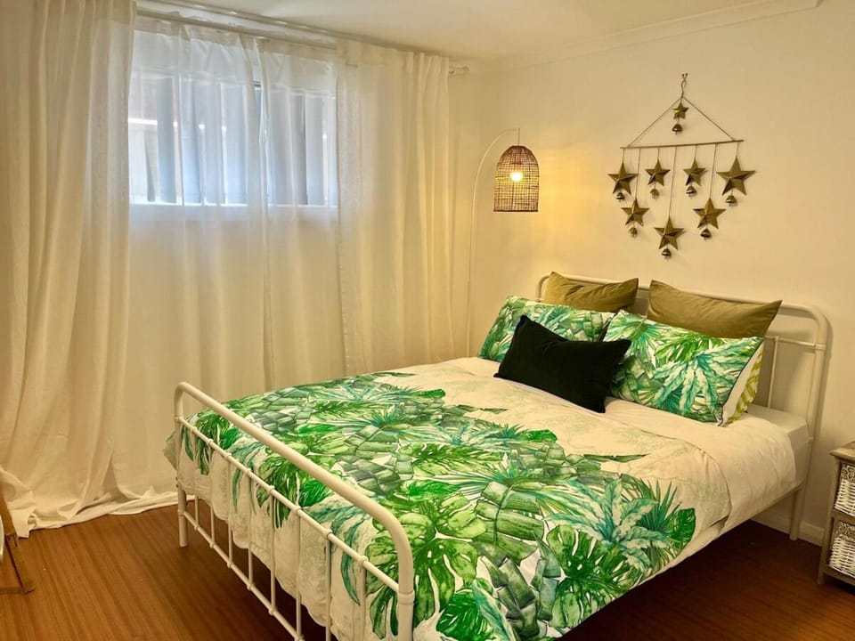 Barn Outside - Modern 2 bedroom flat Inside House in Central Coast