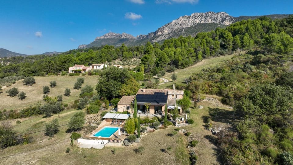 Villa Férus Piscine chauffée House in Buis-les-Baronnies