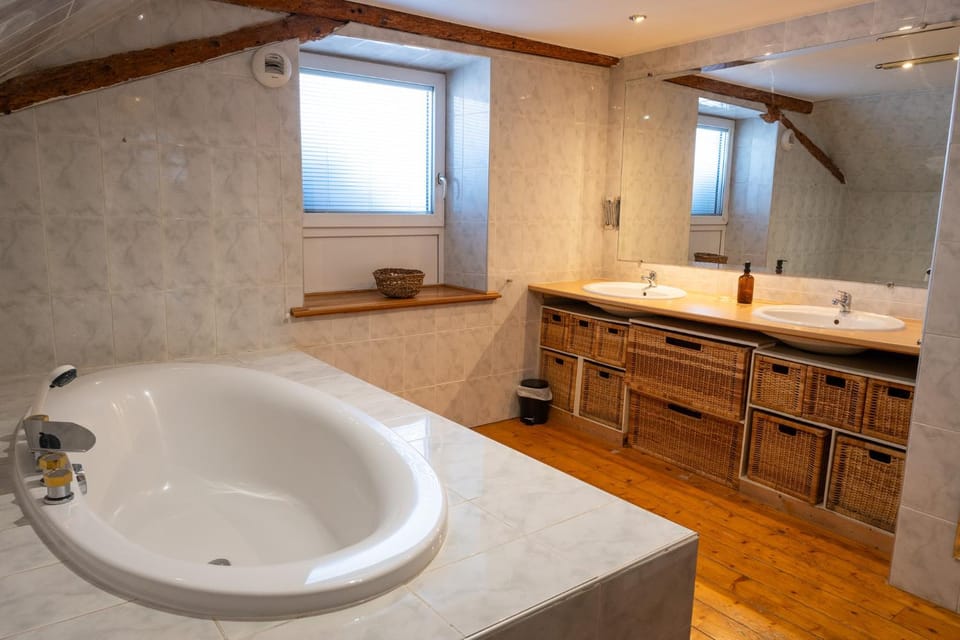 Bathroom, Bath
