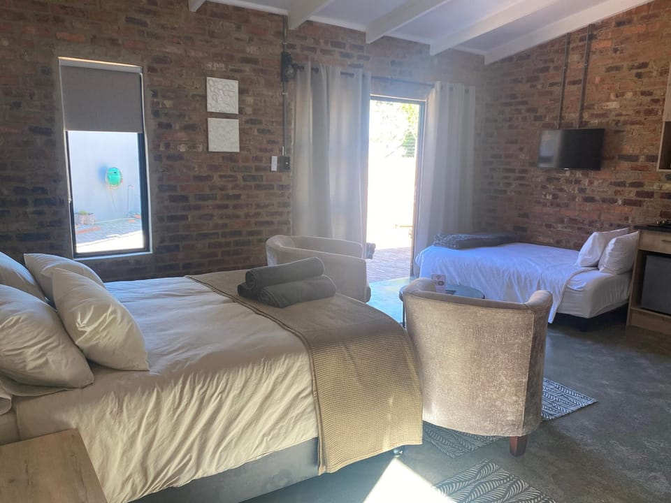 MK & R Guesthouse Bed and Breakfast in Gauteng