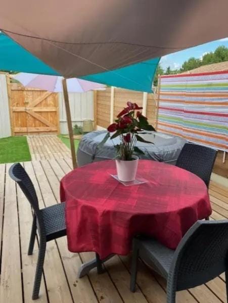 Studio 3 étoiles 20 m2 50 m2 terrasse Chalet in Vendays-Montalivet