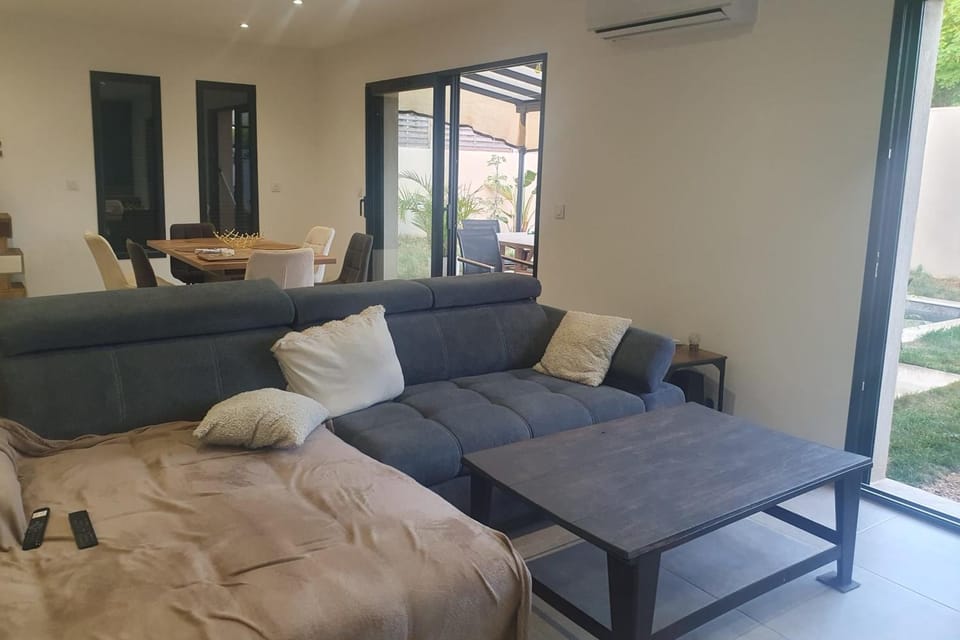 Spacious house with garden and pool House in French Riviera