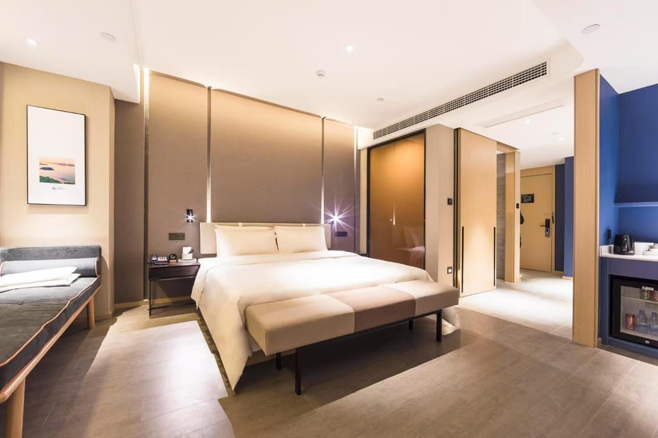 Atour Hotel Zhengzhou Jingkai Center Plaza 8th Street Hotel in China