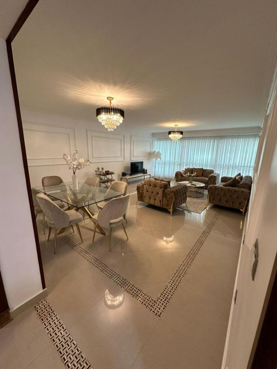 Living room, Photo of the whole room, Seating area, Dining area