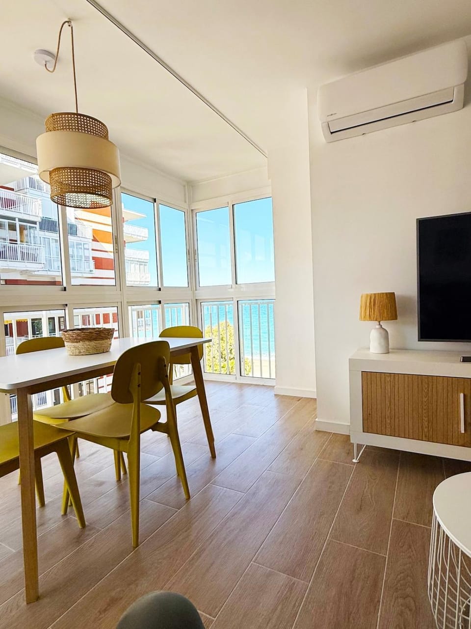 View (from property/room), Seating area, Dining area, air conditioner