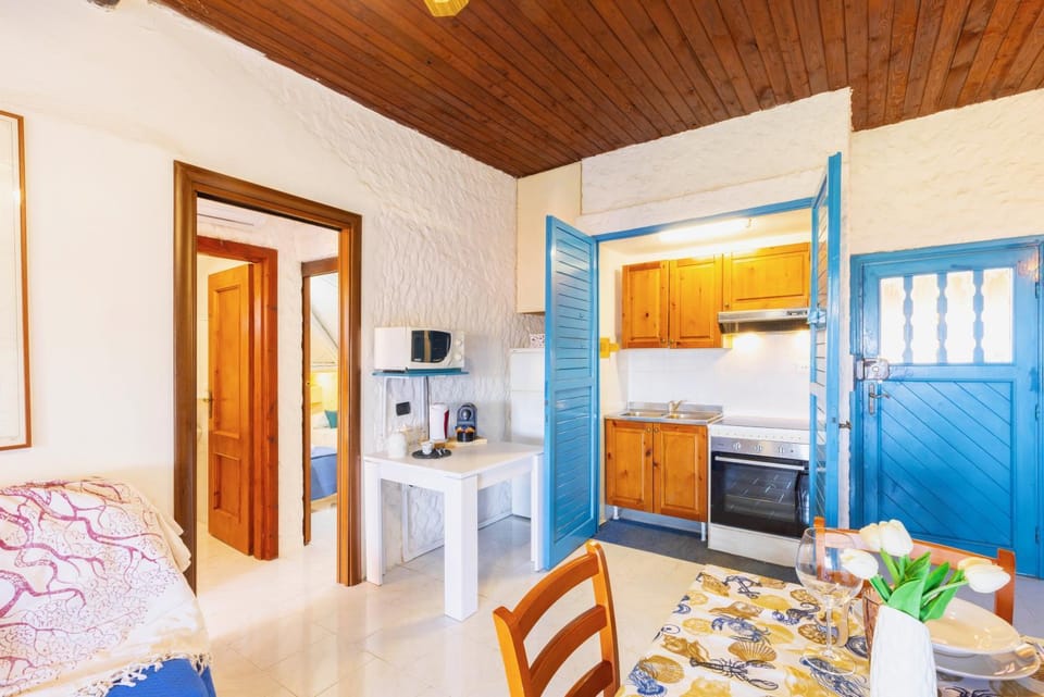 Marinella Haven - Beach 10 min and Sea view Apartment in Sardinia