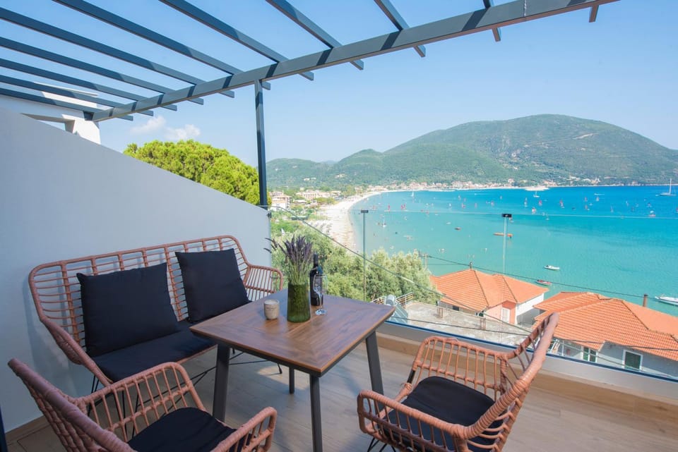 View (from property/room), Balcony/Terrace, Seating area, Dining area, Sea view