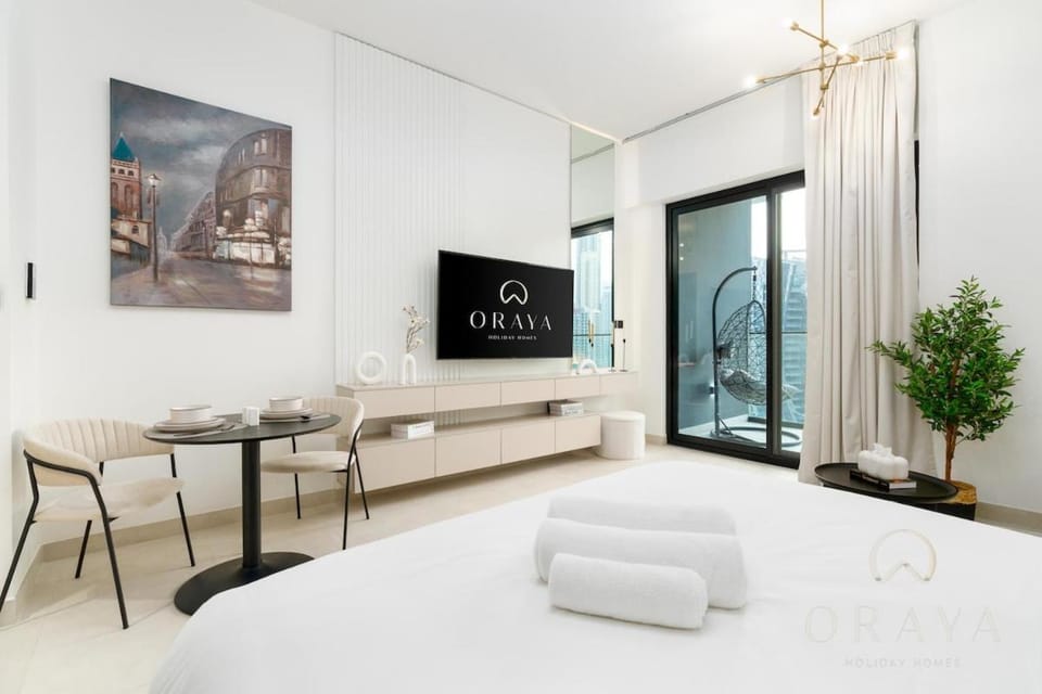 Studio With Jaw-Dropping Canal And Burj Views Apartment in Dubai
