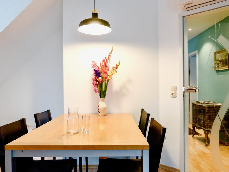 Seating area, Dining area