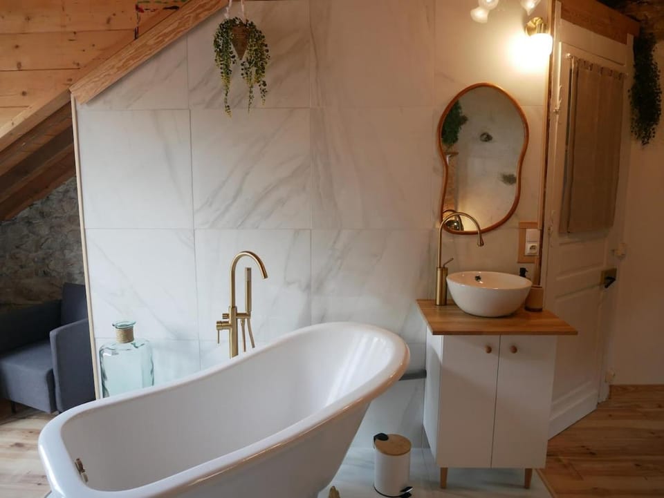 Bathroom, Bath